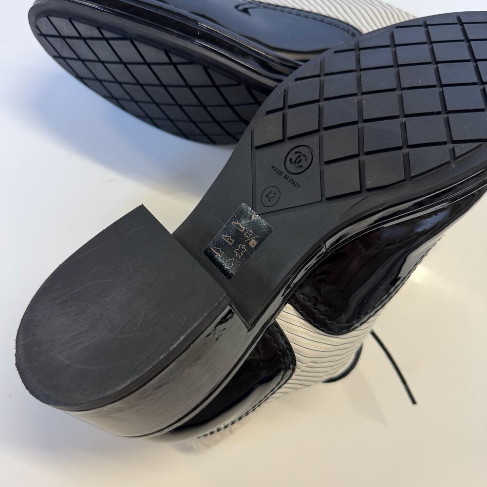 🪄100% Auth CHANEL Chunky Black Patent Pinstripe Lace Up Oxford Shoes sz 42 12 - Picture 12 of 14